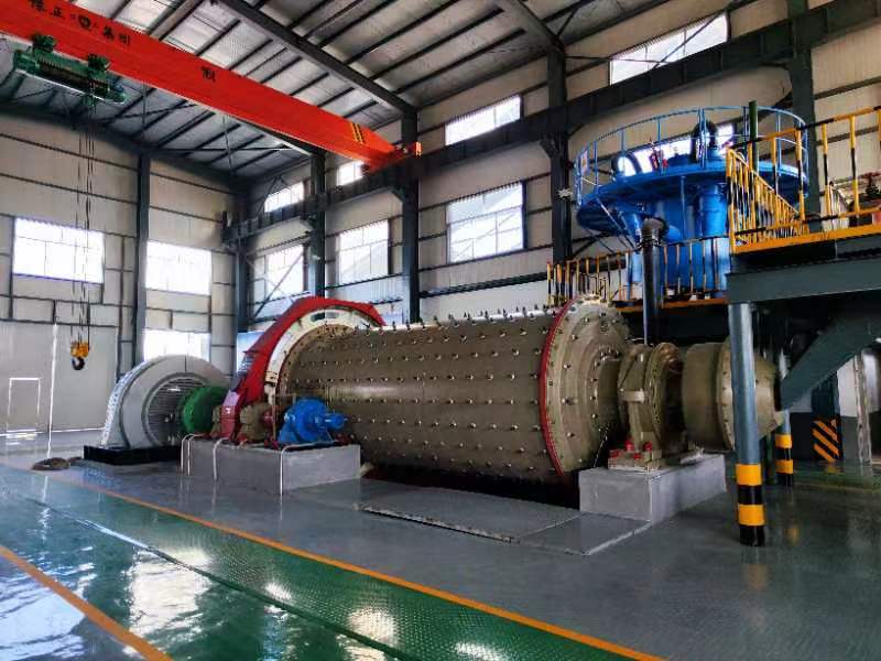 Qingdao Qingzhong Machinery itd. Splošna pogodba Projekt Zhaoyuan Xindongzhuang 2.000-tonski dnevni obrat za predelavo zlata